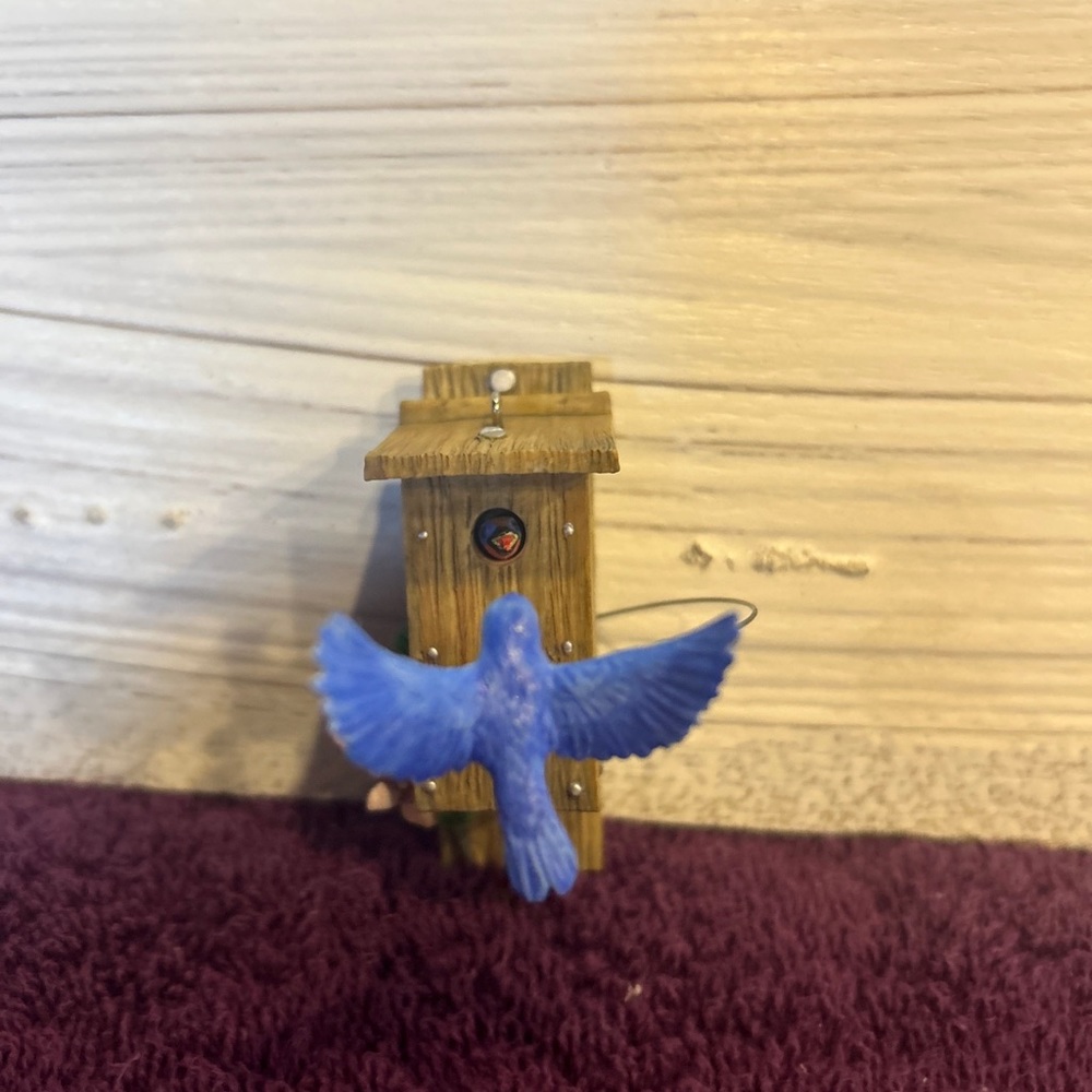 Hallmark Keepsake Ornament - Picture 4 of 6